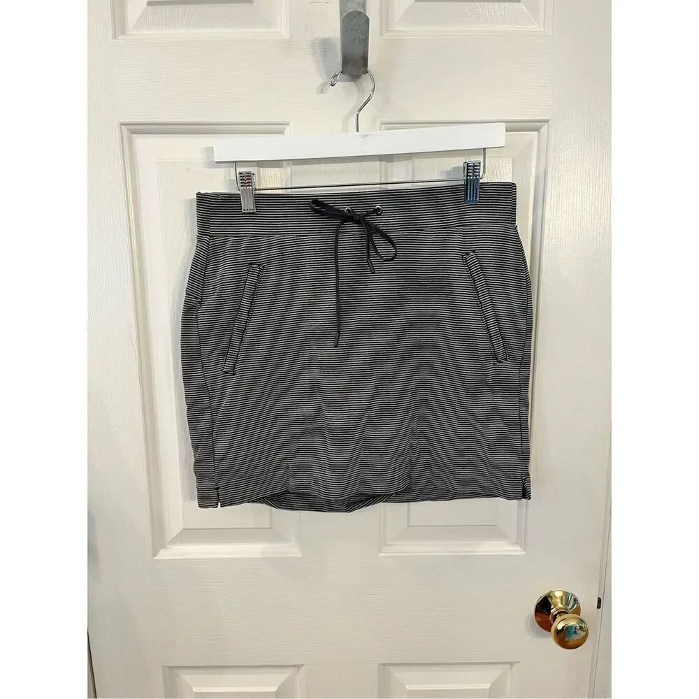Athleta Modern Metro Midtown Skort Gray/ Gray Stripe sz L 12-14